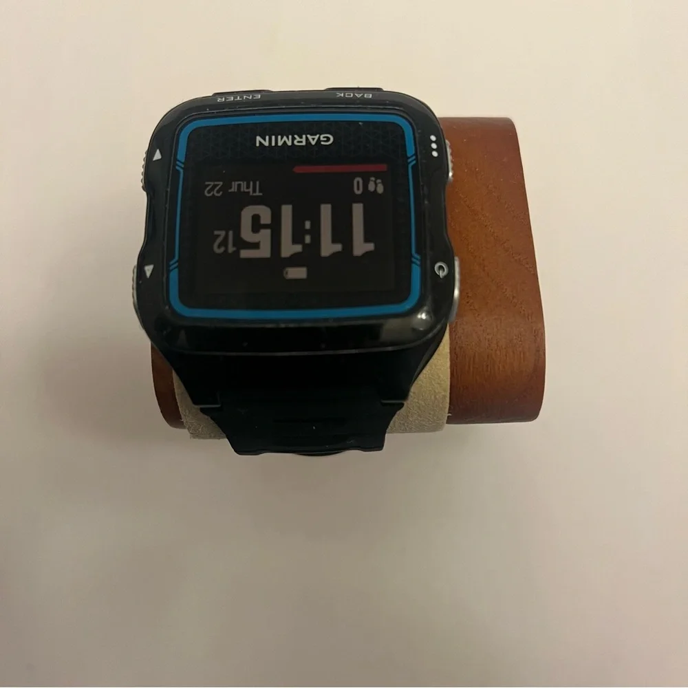 Garmin Forerunner 220XT (tested,‎ Charger included)